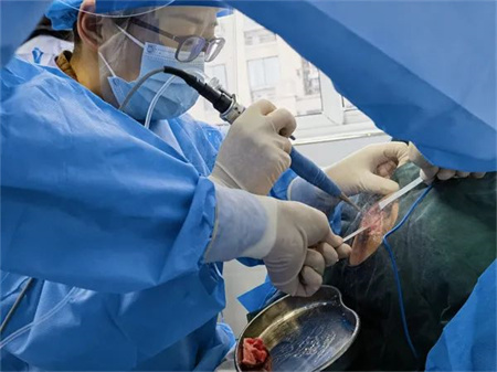 【秉风资讯】压疮溃烂成洞 伤口治...